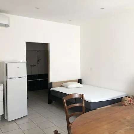 Studio Talairan Holiday home